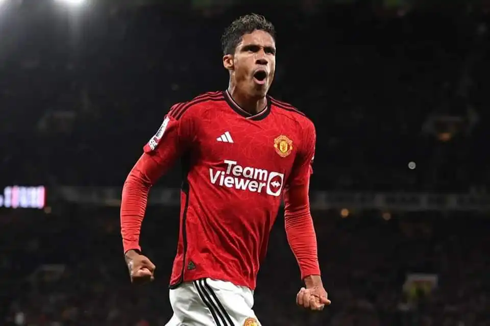 Raphaël Varane en passe de quitter Manchester United rapidement ?