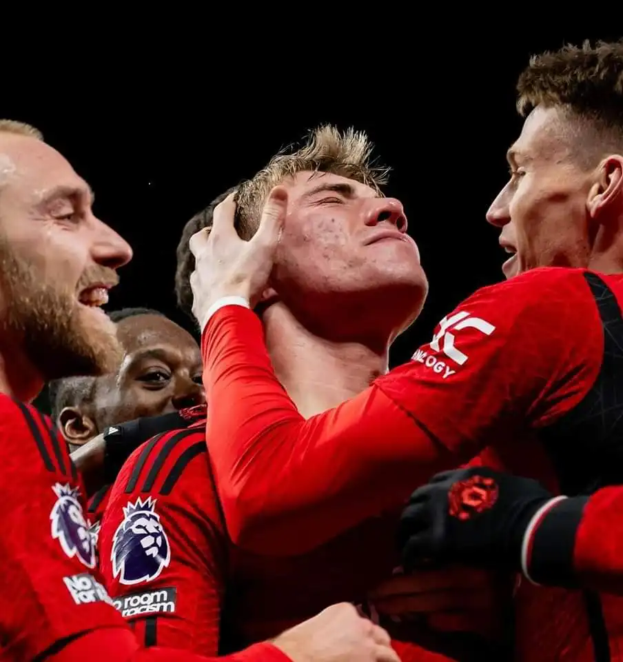 Manchester United renverse Aston Villa dans un match spectaculaire
