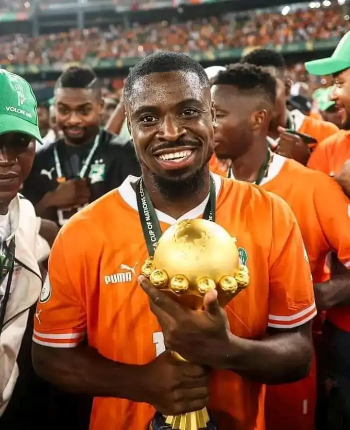Sacré champion d'Afrique avec la Côte d'Ivoire, Aurier règle ses comptes avec Baky