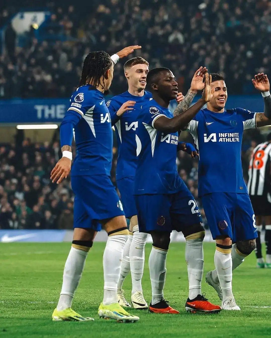 Premier League : Chelsea bat Newcastle 3-2 et peut encore rêver d'Europe