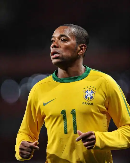 Robinho arrêté à Santos pour purger une peine de prison de 9 ans pour viol en Italie