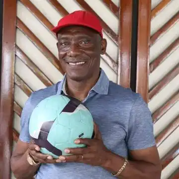 Cameroun : Joseph Antoine Bell réagit à la polémique autour de la nomination du sélectionneur et charge Samuel Eto'o