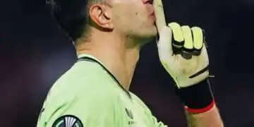 Emiliano Martinez (encore lui) brise le cœur du public français