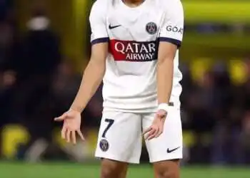 Kylian Mbappé sous le feu des critiques après Dortmund - PSG : Vers un questionnement sur son leadership ?