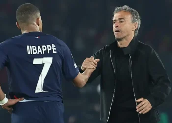Luis Enrique salue l'hommage du Parc des Princes à Mbappé, mais justifie l'absence d'ovation en fin de match