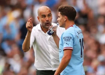 Pep Guardiola réagit aux récentes déclarations de Julian Alvarez sur son futur